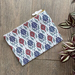 Collectible Airport Pouch with Turkish motifs print
